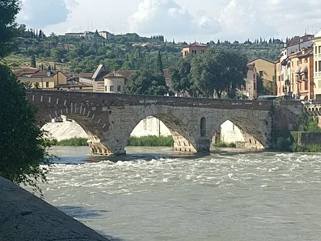 Ponte Pietra